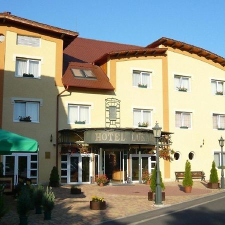 Hotel Lukács Superior Kazincbarcika Exterior foto