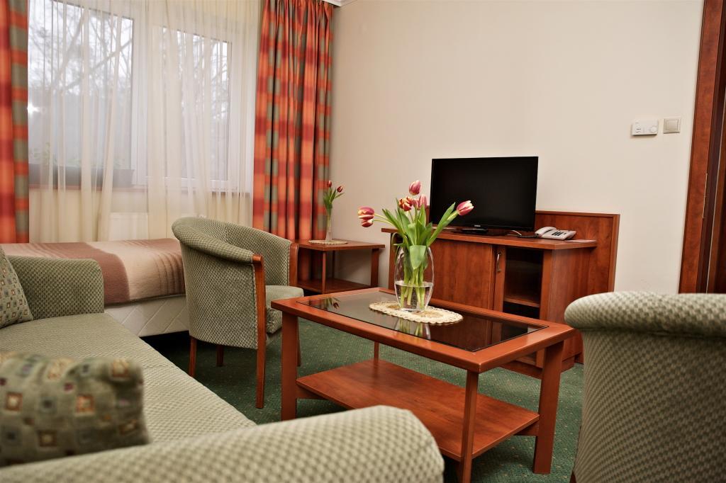 Hotel Lukács Superior Kazincbarcika Habitación foto